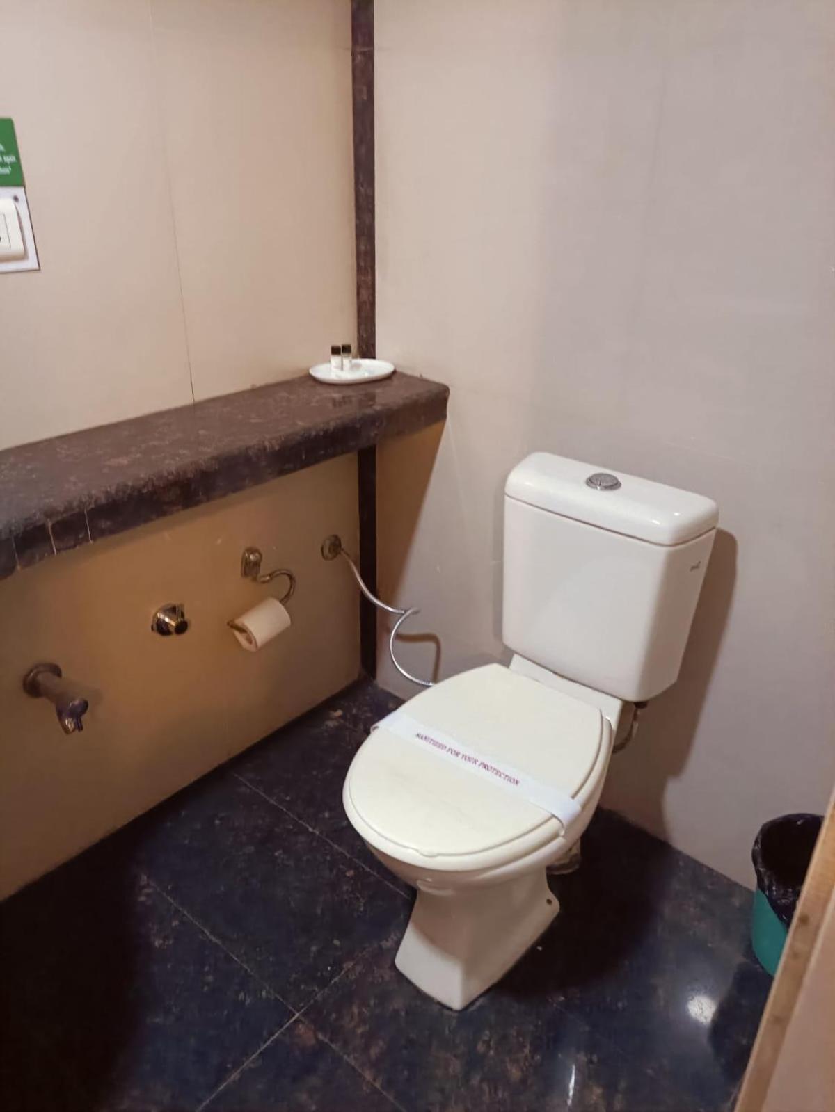 לקנאו Hotel Mohan מראה חיצוני תמונה