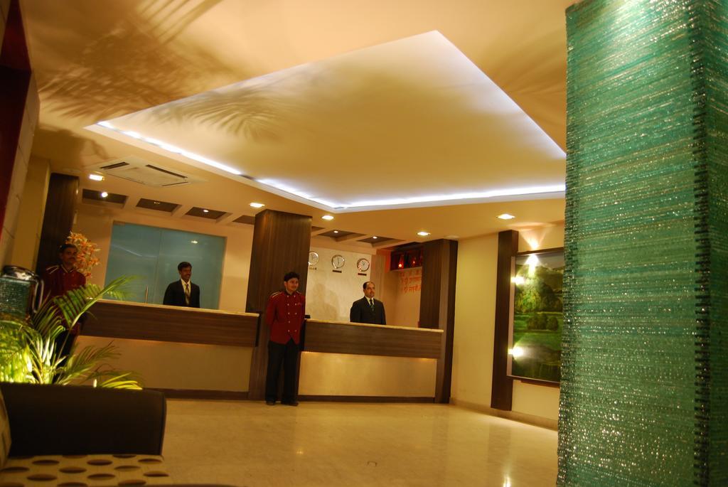 לקנאו Hotel Mohan מראה חיצוני תמונה