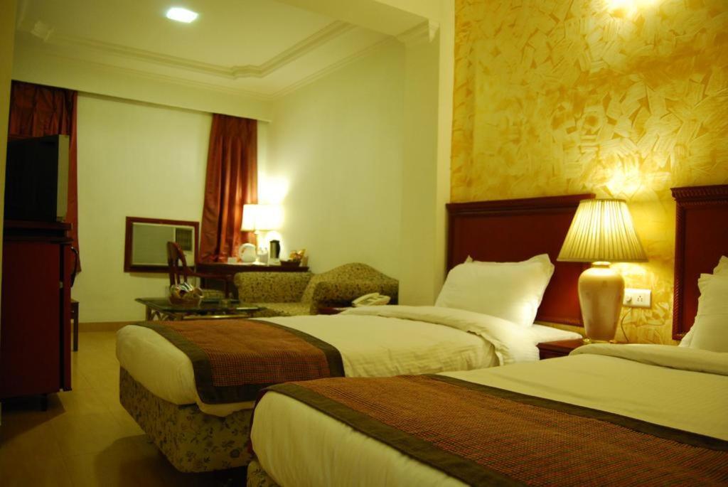 לקנאו Hotel Mohan מראה חיצוני תמונה